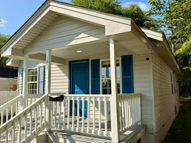 Building Photo - 1002 E Harnett St