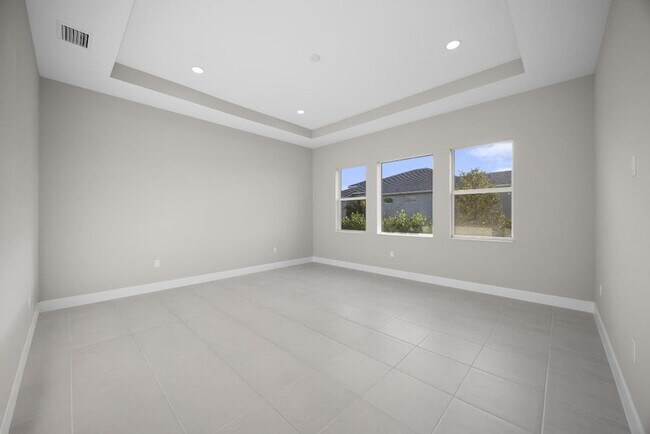 Building Photo - 5741 Beechnut Dr