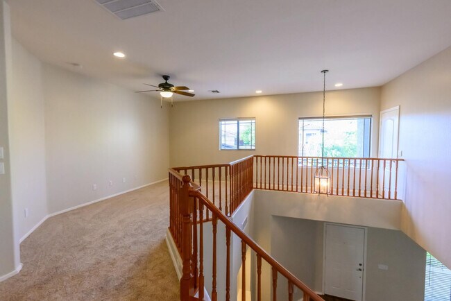 Building Photo - 2521 W Tumbleweed Dr