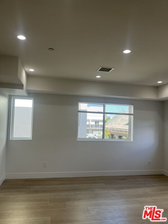 Building Photo - 212 E 29th St