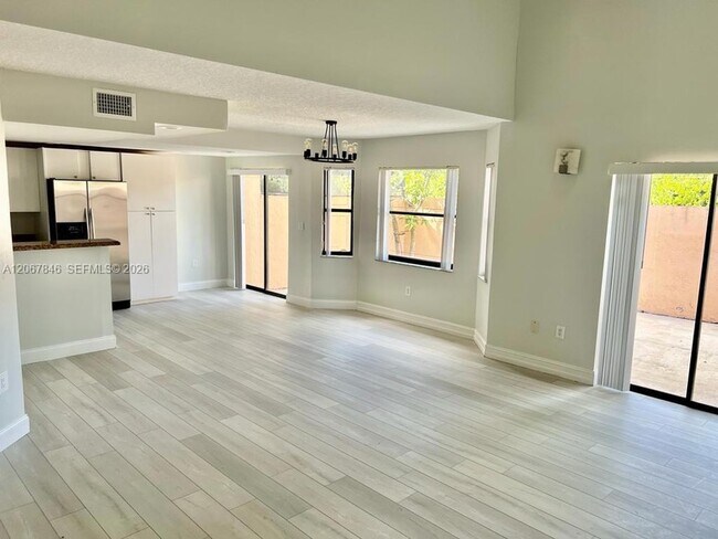 Building Photo - 900 SW 113th Terrace