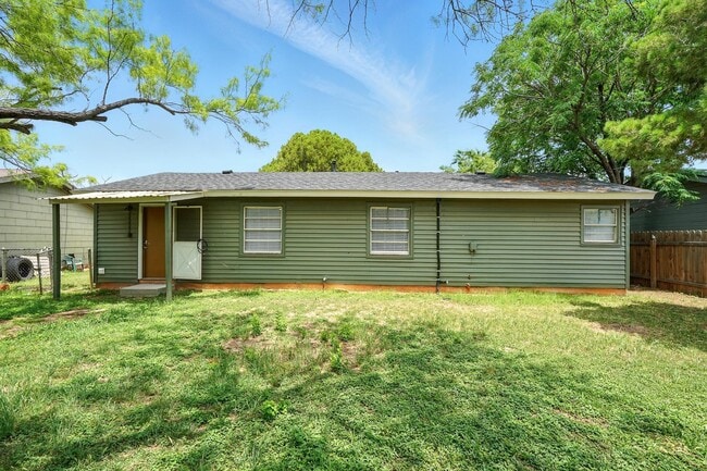 Building Photo - 5107 Durango Dr