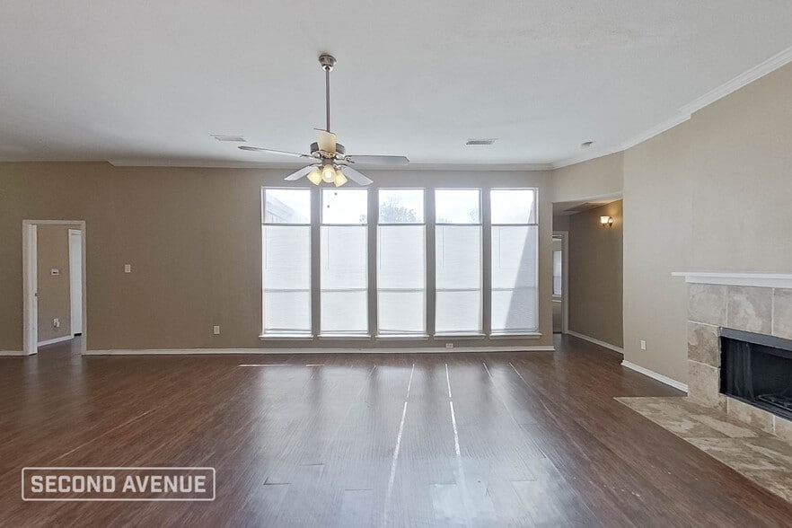 Building Photo - 616 Elm Falls Pl