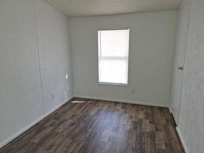 Building Photo - 507 1/2 Tidal St