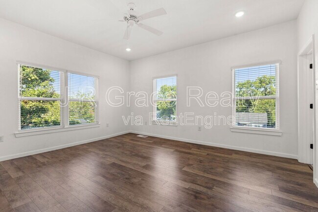 Building Photo - 2317 Maple Ave