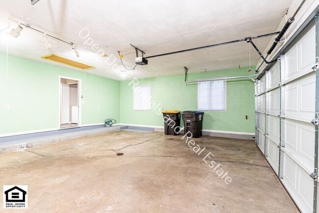 Building Photo - 9324 Saratoga Rd