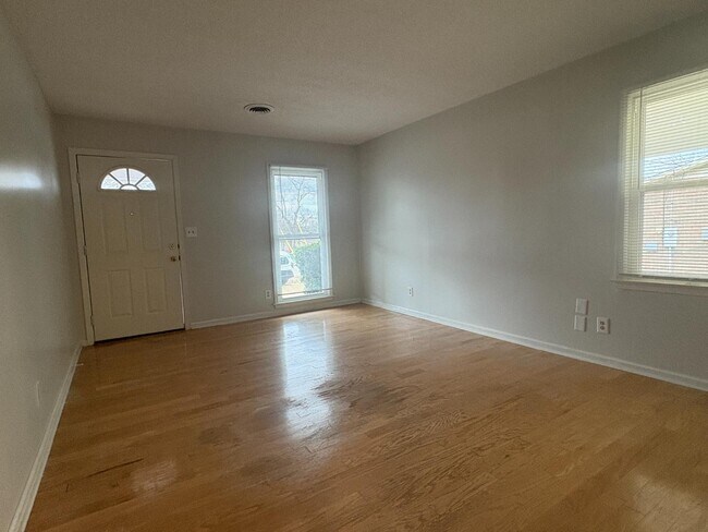 Building Photo - 3329 Roxana Rd