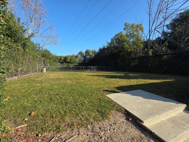 Building Photo - Hurley Place Condo