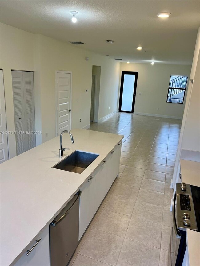 Building Photo - 8031 NW 104th Ave