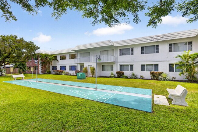 Building Photo - 400 S Cypress Rd