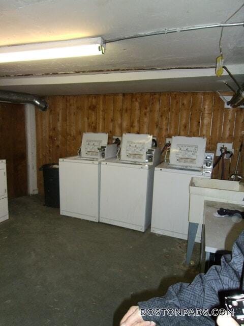 Building Photo - 35 Brookline St