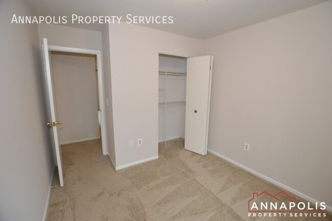 Building Photo - 430 Knottwood Ct