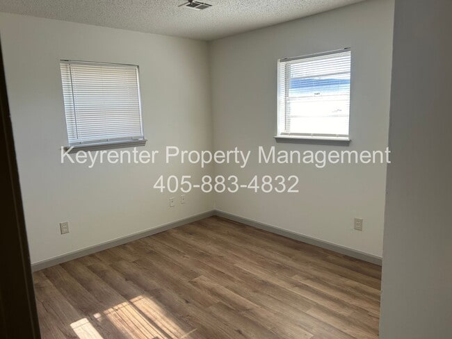 Building Photo - * * * $250 Move-in Special * * * Charming 2-Bedroom / 2-Bathroom Home! * * * $250 Move-in Special...