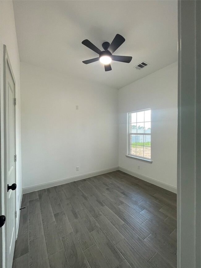 Building Photo - 1610 Rd 5729