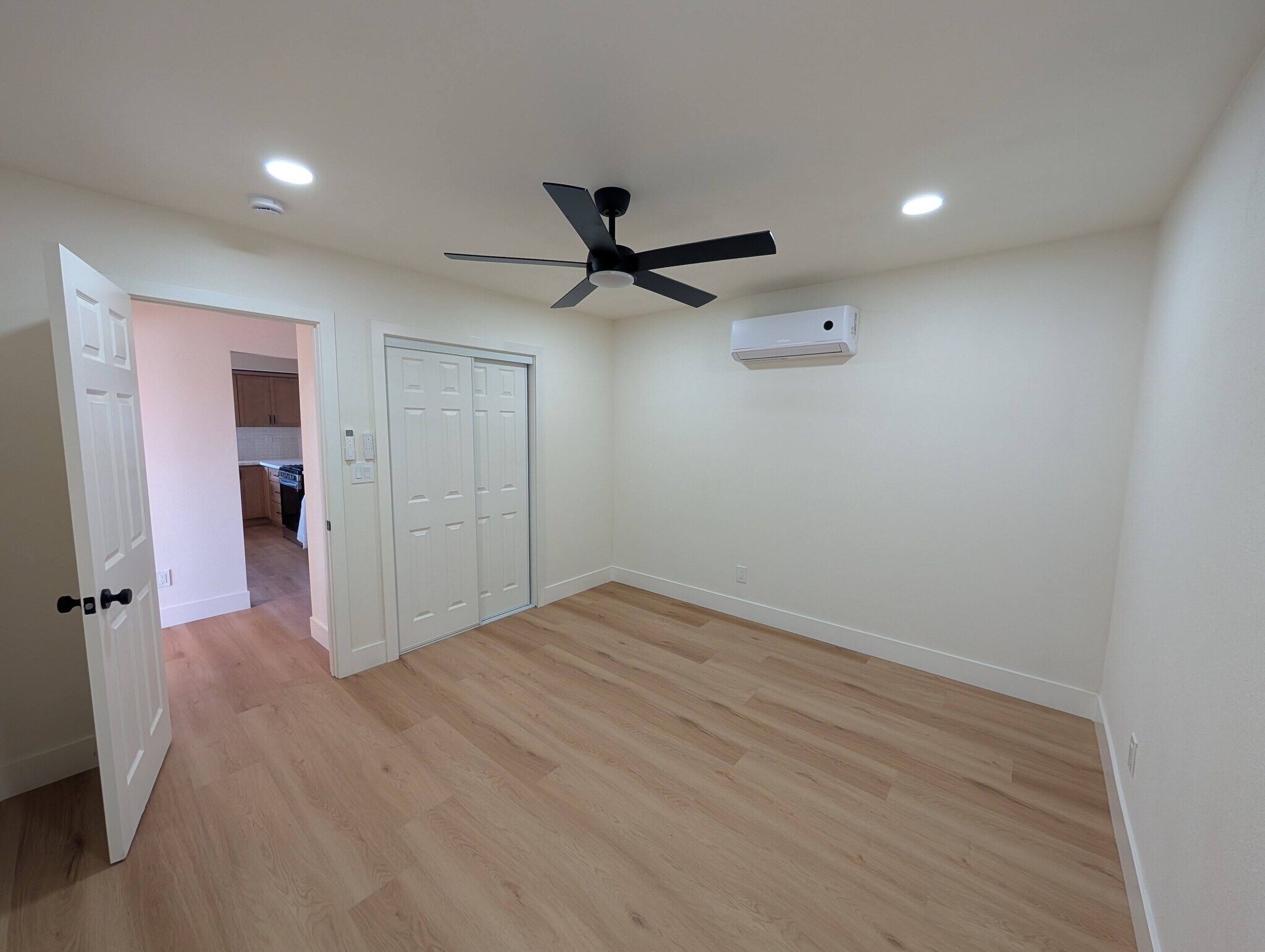 Room 3 - 1050 La Mirada St