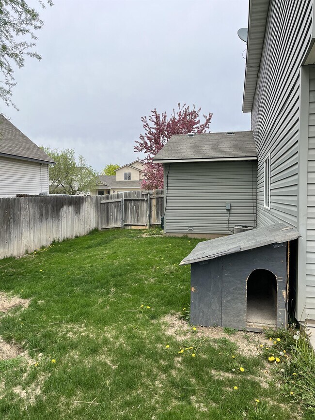 Building Photo - 2057 W Shy Creek Pl