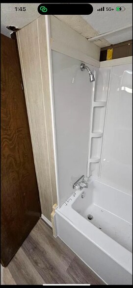 Building Photo - 4720 Ellsworth Ln