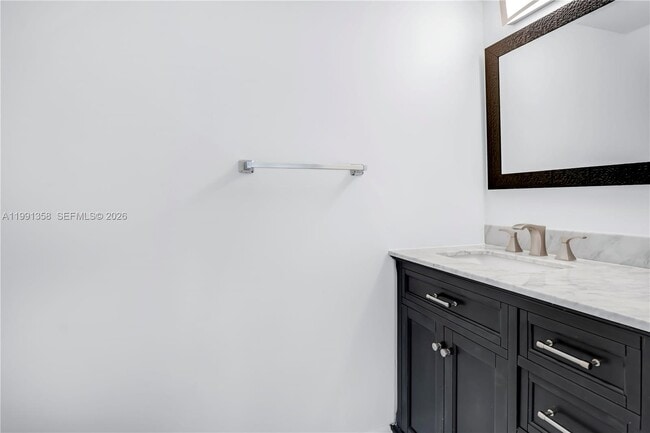 Building Photo - 164 Riviera Cir