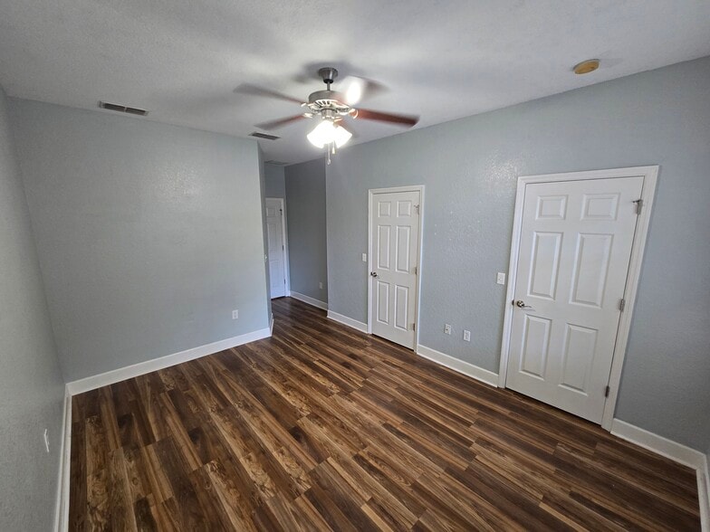 Building Photo - 2508 SW 35th Pl