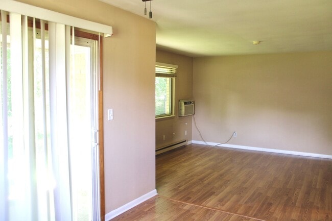 Building Photo - 1680 Tabortown St