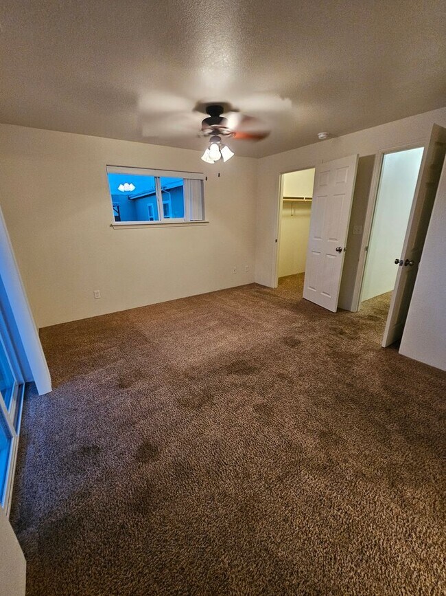 Building Photo - 3 Bedroom Home Located on Quiet Cul-De-Sac