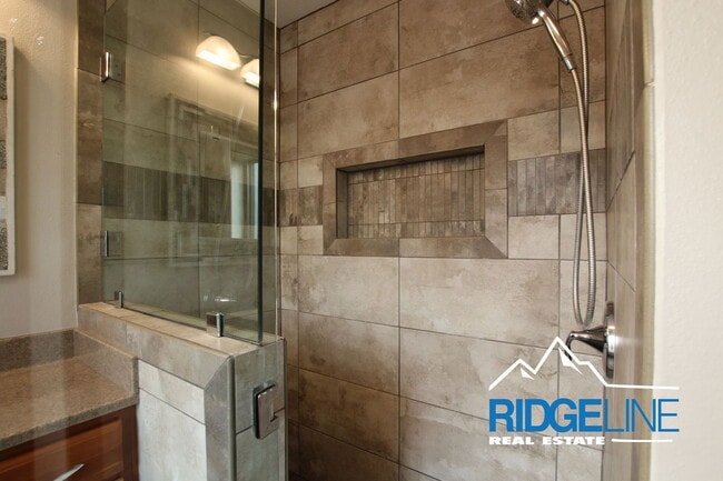 Building Photo - 424 5th St N