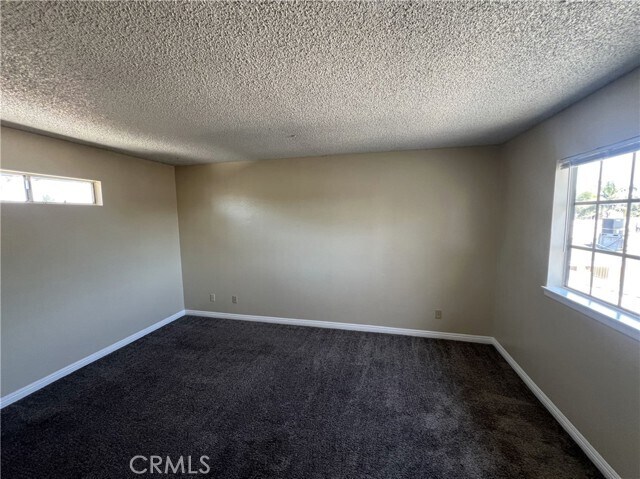 Building Photo - 1077 E 71st Way