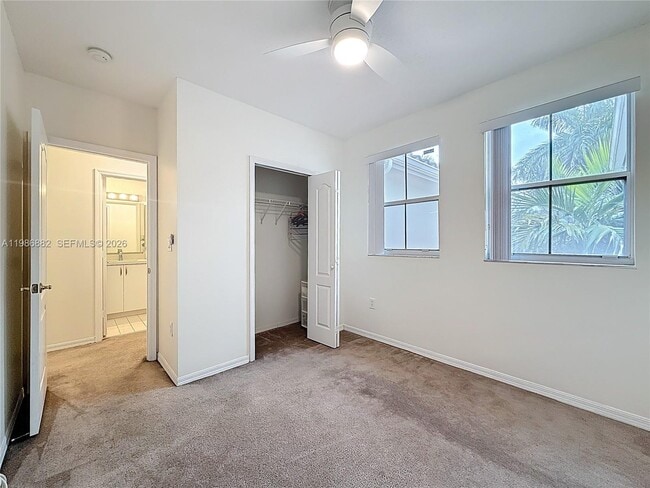 Building Photo - 4330 NW 114th Pl