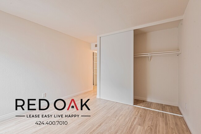 Building Photo - Bright and Welcoming One Bedroom with Incr...