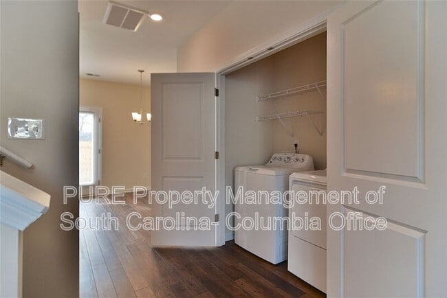 Building Photo - 215 Northwood St