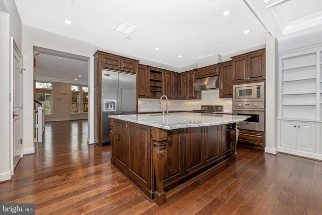 Building Photo - 10777 Symphony Park Dr