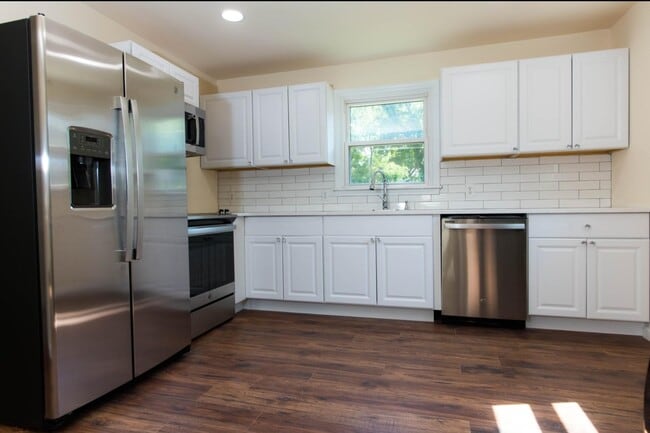 Kitchen - 2226 Cruzen St