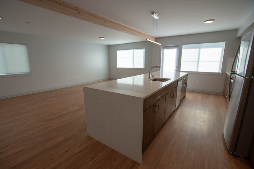 Building Photo - 303 Edmonds St