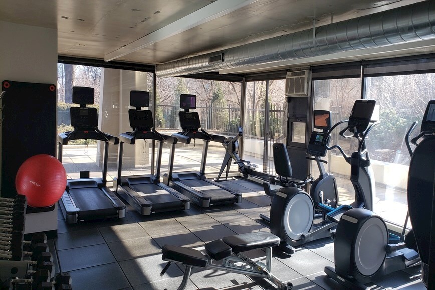 Exercise Room - 1960 N Lincoln Park W
