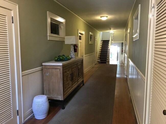 Building Hallway - 916 Bromley Rd