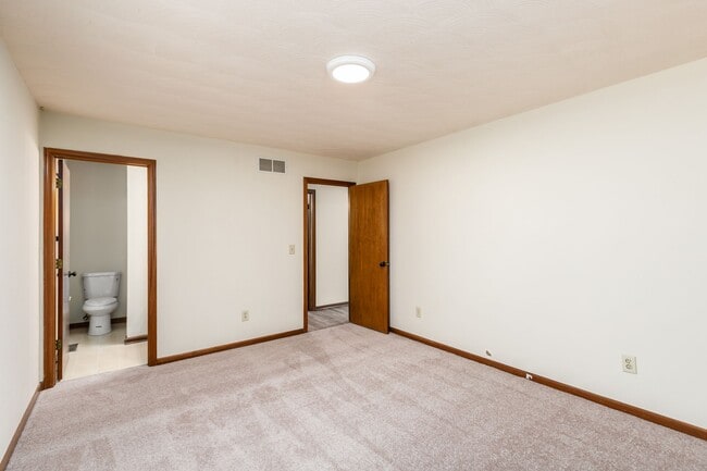 Building Photo - 8287 Talia Ct