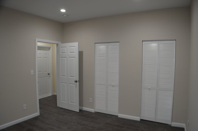 Building Photo - 563 Burritt St