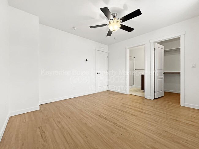 Building Photo - 8721 W Pine Valley Ln