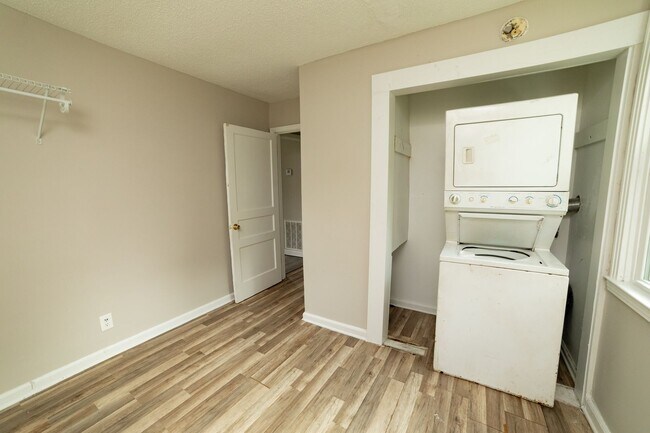 Building Photo - Charming 4BR/2BA Home in South Nashville – Great Location!