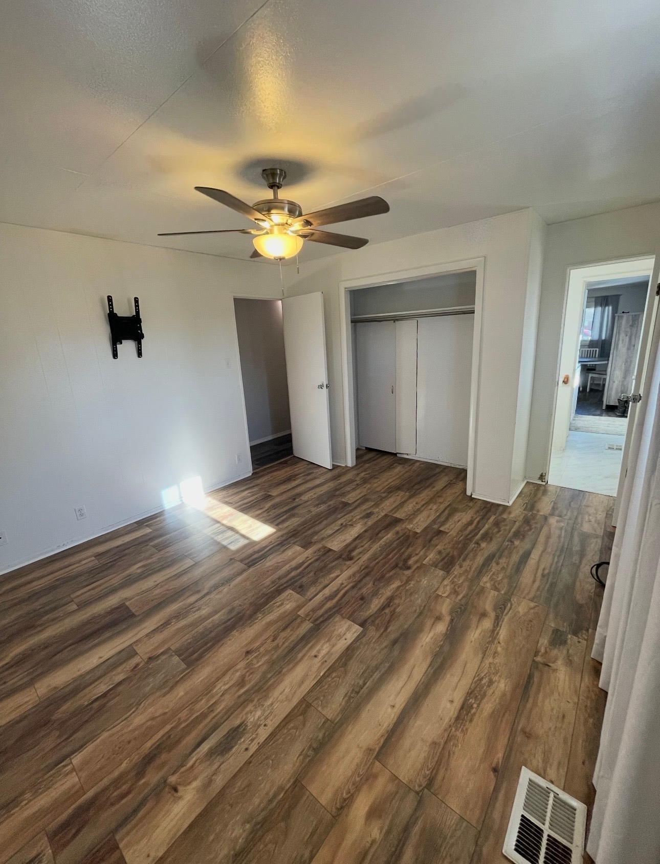 Building Photo - 439 Rosewood Ct