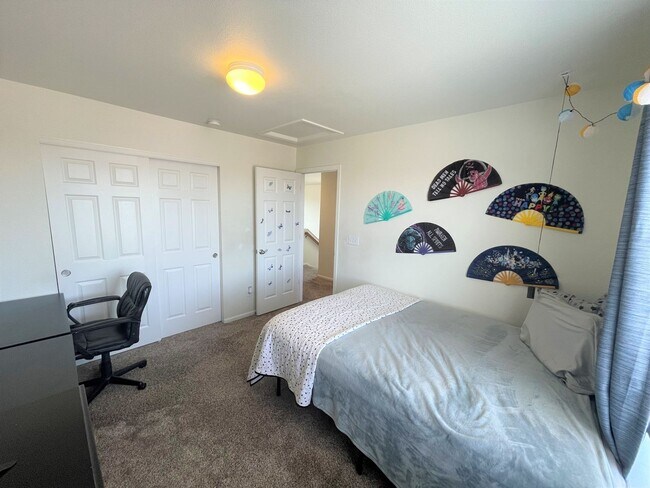 Building Photo - Spacious Charmer in sought after Meridian Ranch community- 2 houses from park