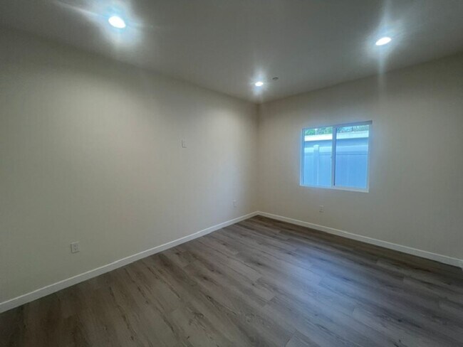 Building Photo - 7317-7321 Garden Grove Avenue