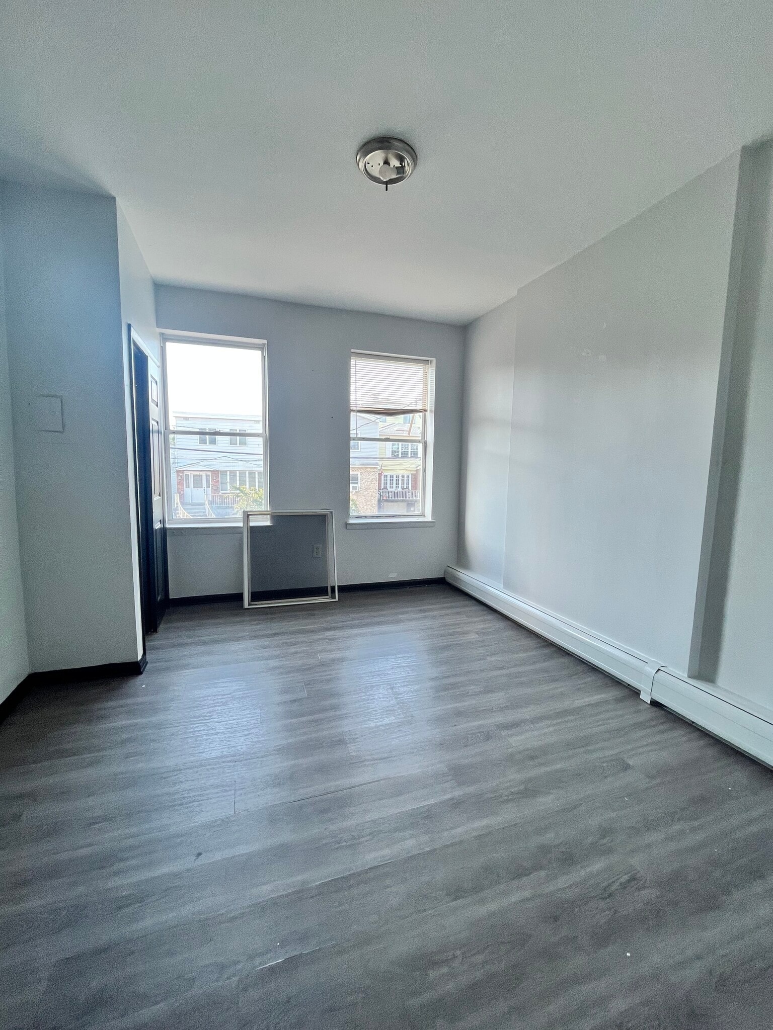 89-91 East 25th St 3 - 90 E 25th St