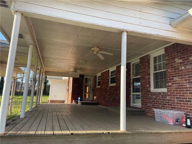 Building Photo - 3633 Loganville Hwy SW