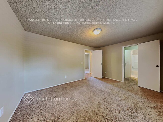 Building Photo - 35857 9th Ave SW