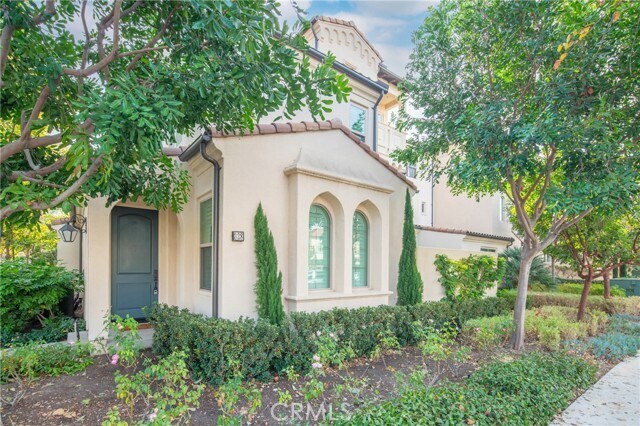 Building Photo - 328 Floral View