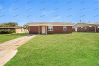 Building Photo - 1932 Lariet Ln