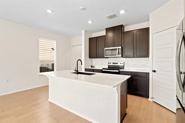 Building Photo - 12605 Orch Grv Ln