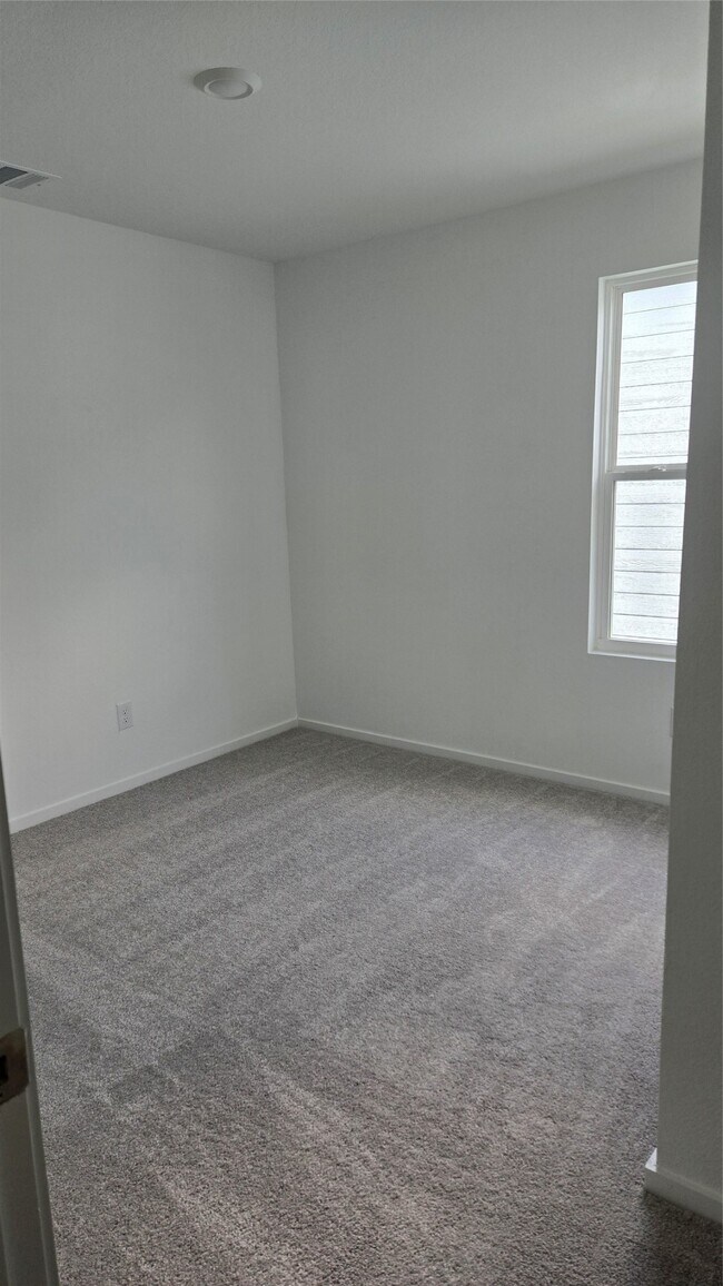 Building Photo - 952 Pertuso Ln