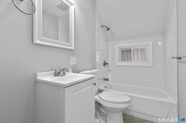 Building Photo - 196 Farren Ave